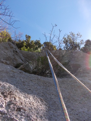 scalando tra gli alberi, Finale Ligure, aprile 2015