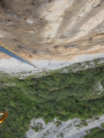 Zone, la parete a strapiombo della Corna delle Capre, settembre 2014